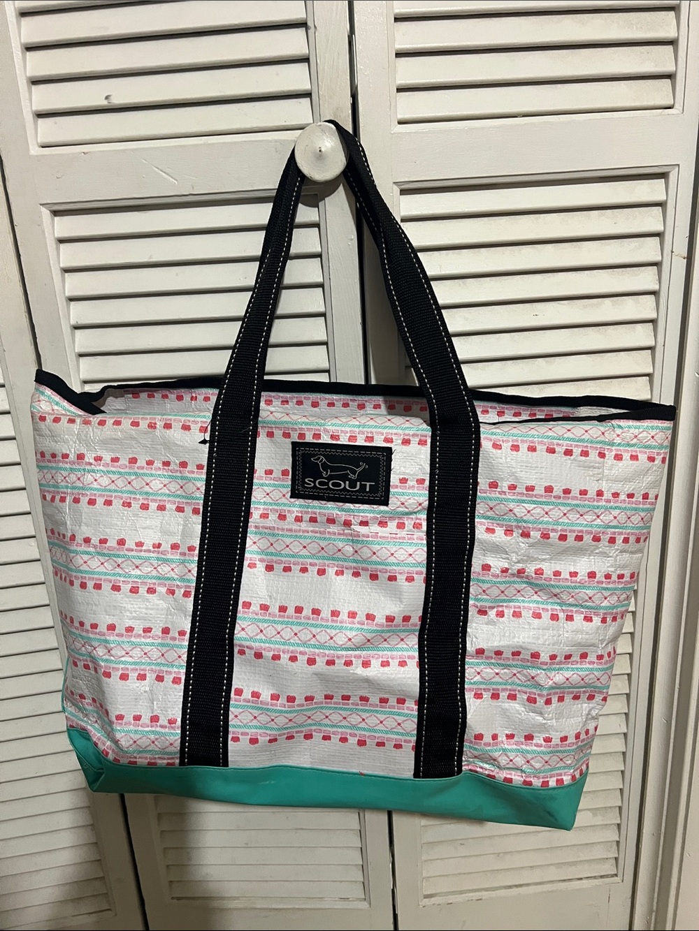 SCOUT White Tote with Pink Pattern and Teal Base